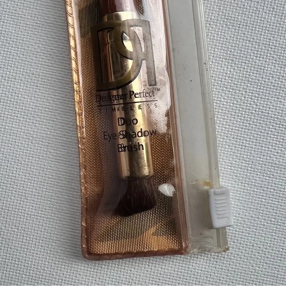 Design PerfectTimeless Duo Eyeshadow Makeup Beauty Brush